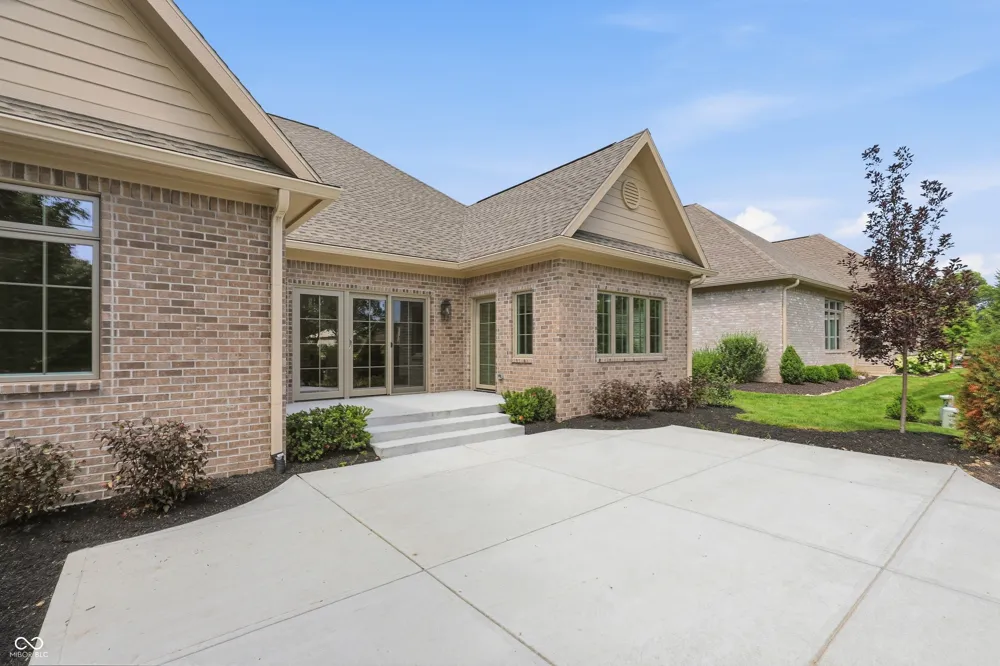 1569 Ashwood Court Greenwood, IN 46143
