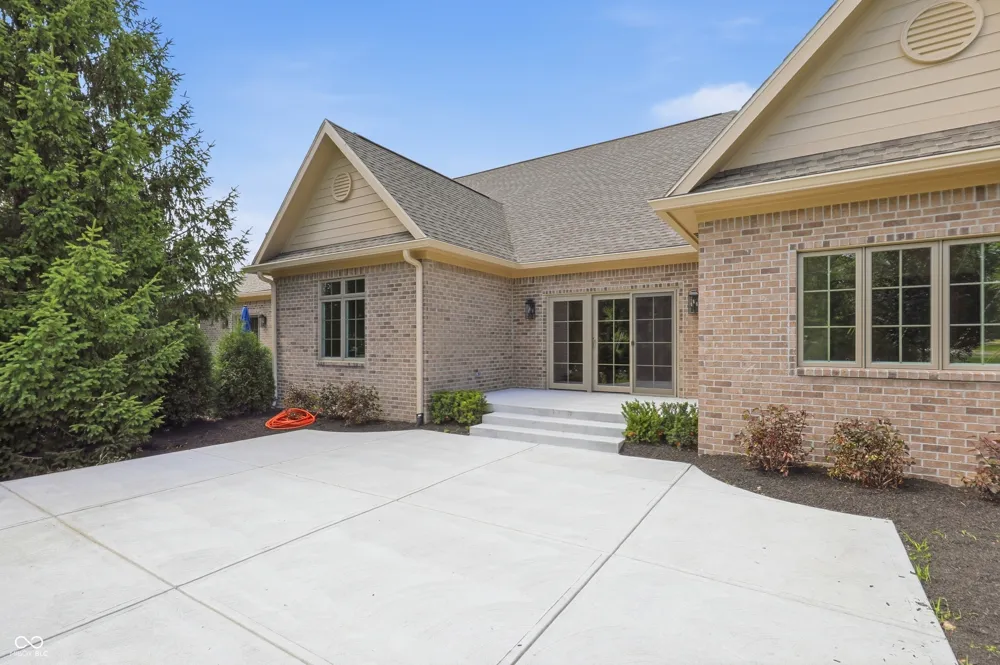 1569 Ashwood Court Greenwood, IN 46143