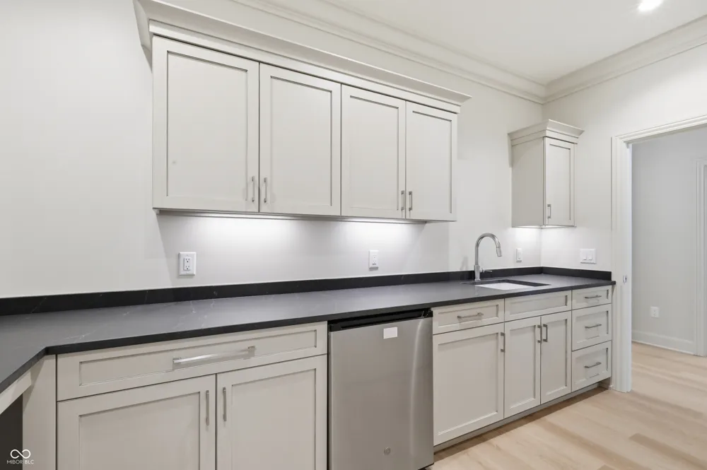 1569 Ashwood Court Greenwood, IN 46143