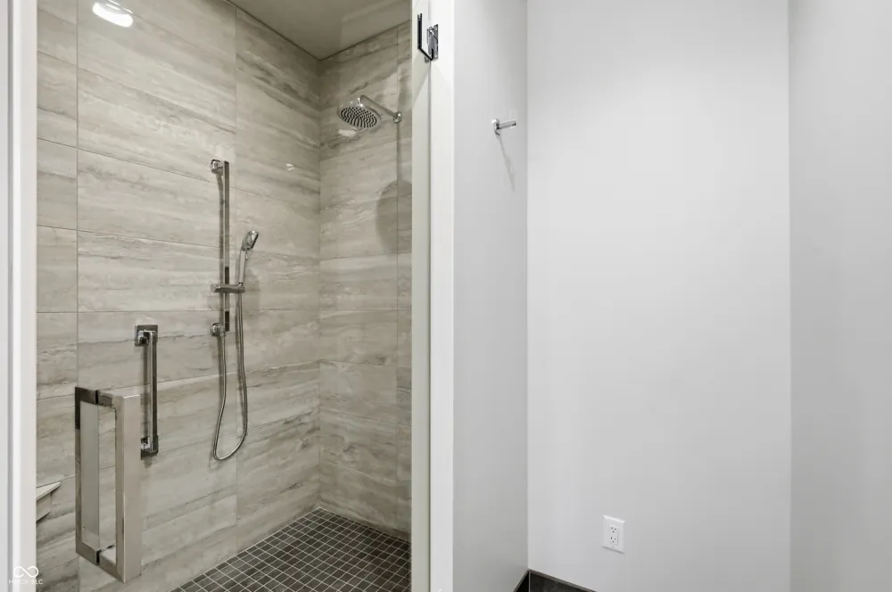 1569 Ashwood Court Greenwood, IN 46143