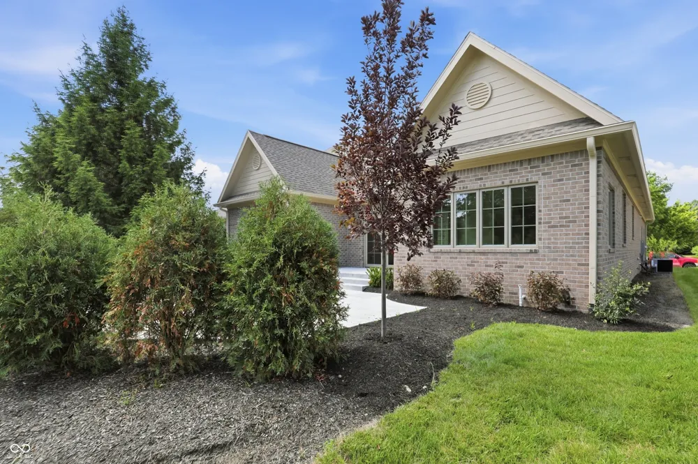 1569 Ashwood Court Greenwood, IN 46143
