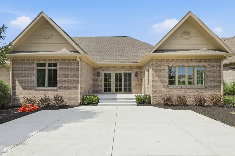 1569 Ashwood Court Greenwood, IN 46143