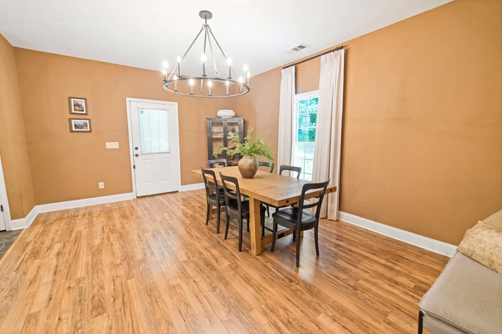 1210 Buckeye Rd Fayetteville, TN 37334