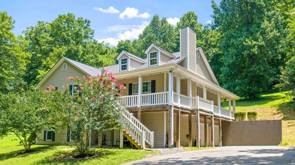 1210 Buckeye Rd Fayetteville, TN 37334