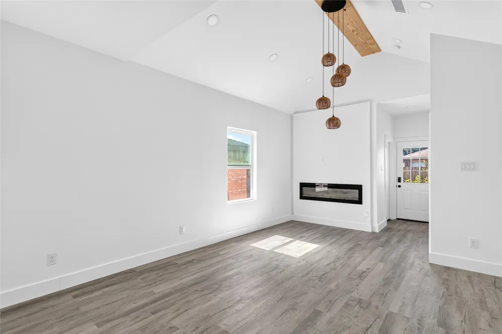 9704 Valley Mills Lane Dallas, TX 75227
