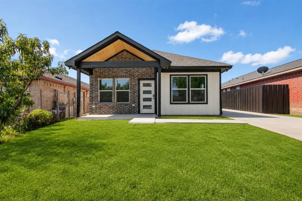 9704 Valley Mills Lane Dallas, TX 75227
