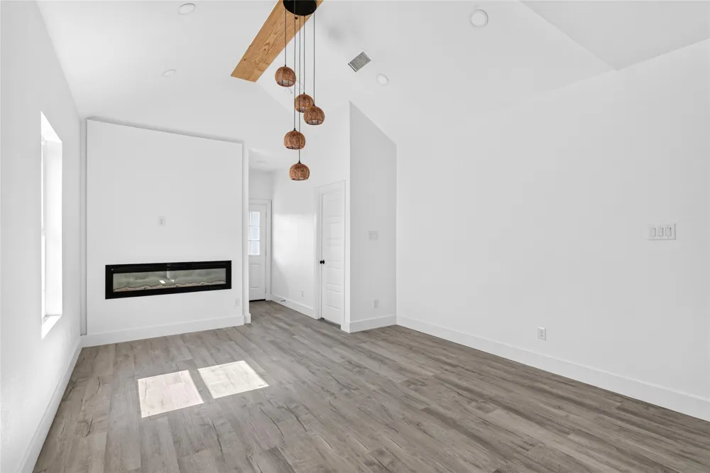 9704 Valley Mills Lane Dallas, TX 75227
