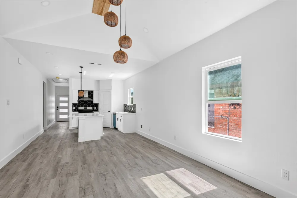 9704 Valley Mills Lane Dallas, TX 75227
