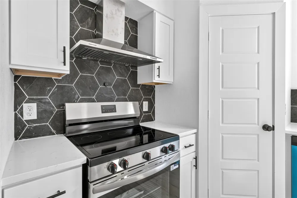 9704 Valley Mills Lane Dallas, TX 75227