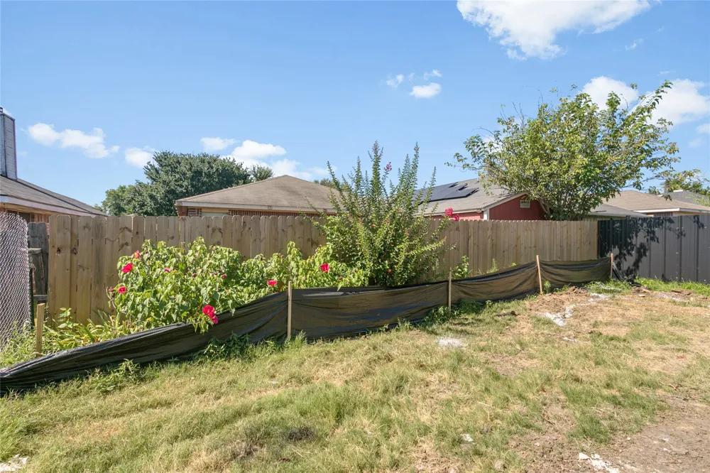 9704 Valley Mills Lane Dallas, TX 75227