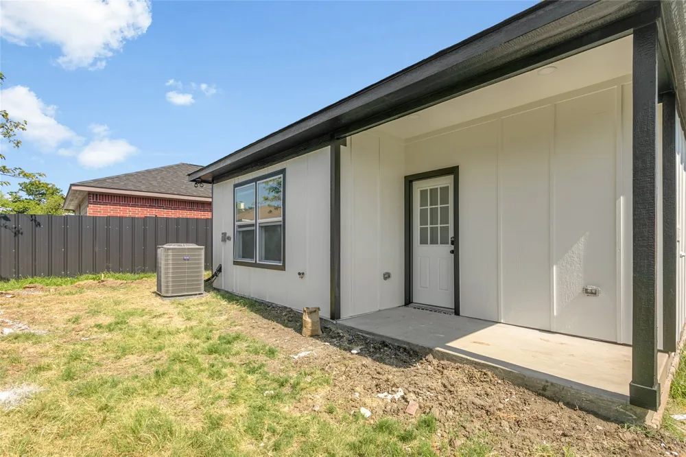 9704 Valley Mills Lane Dallas, TX 75227