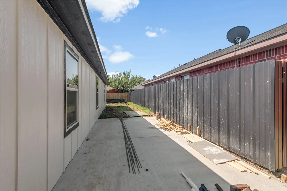 9704 Valley Mills Lane Dallas, TX 75227