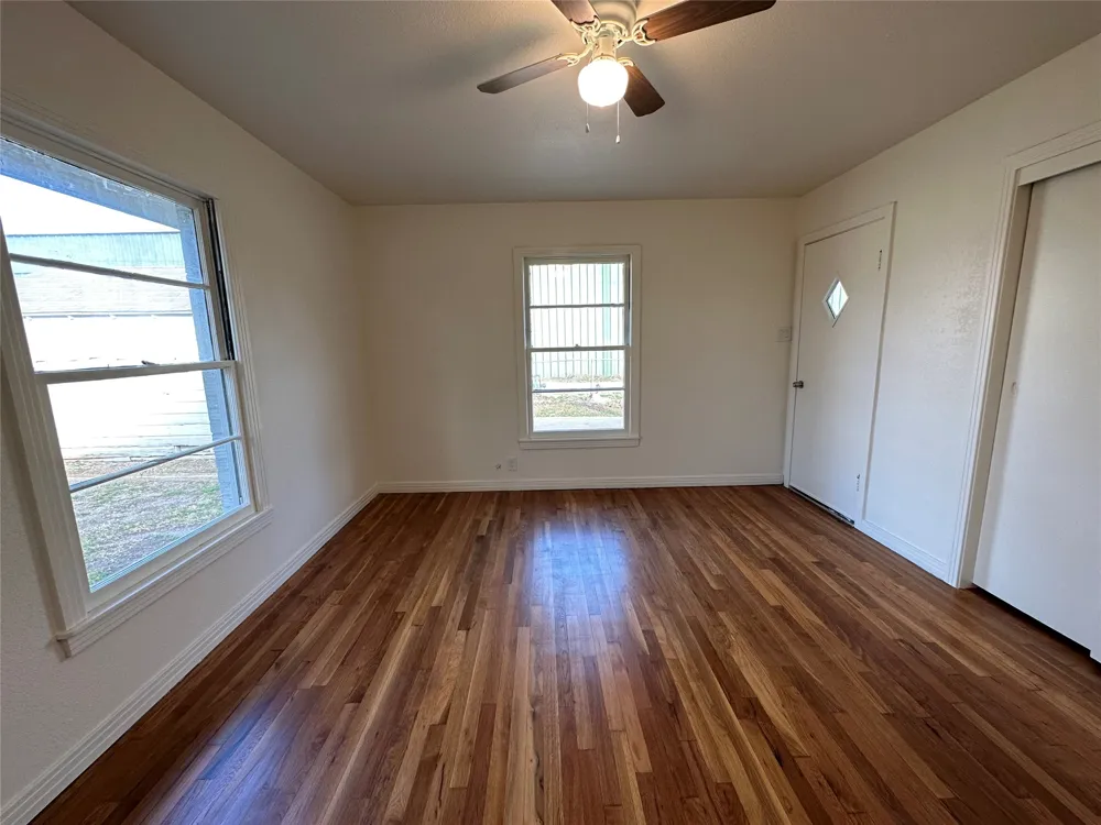 315 W Main Street Midlothian, TX 76065