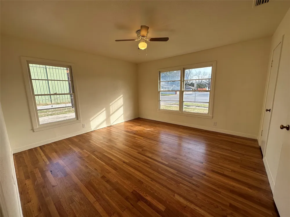 315 W Main Street Midlothian, TX 76065
