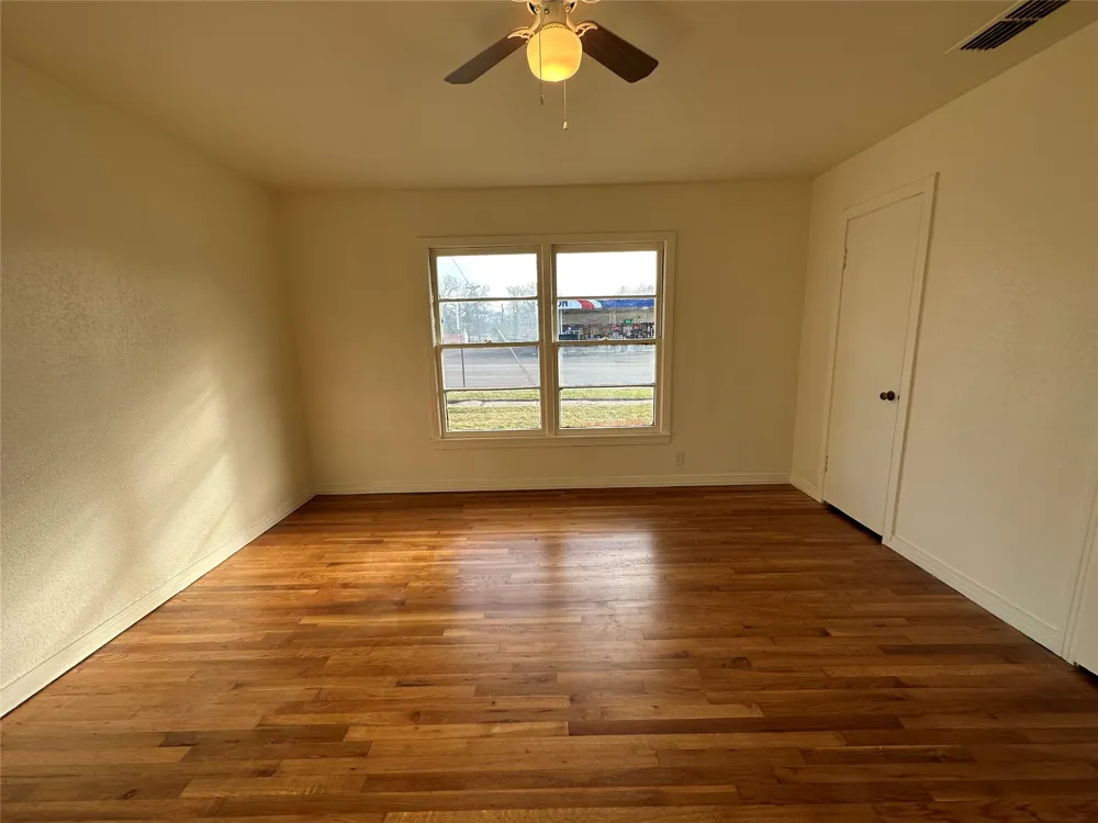 315 W Main Street Midlothian, TX 76065