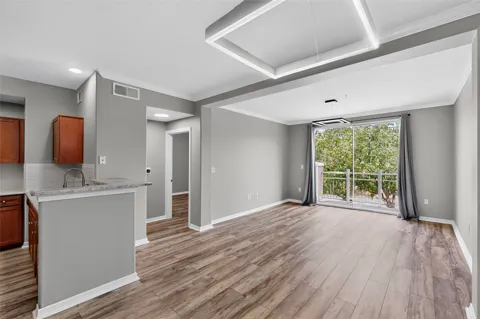 330 Las Colinas Boulevard E #320