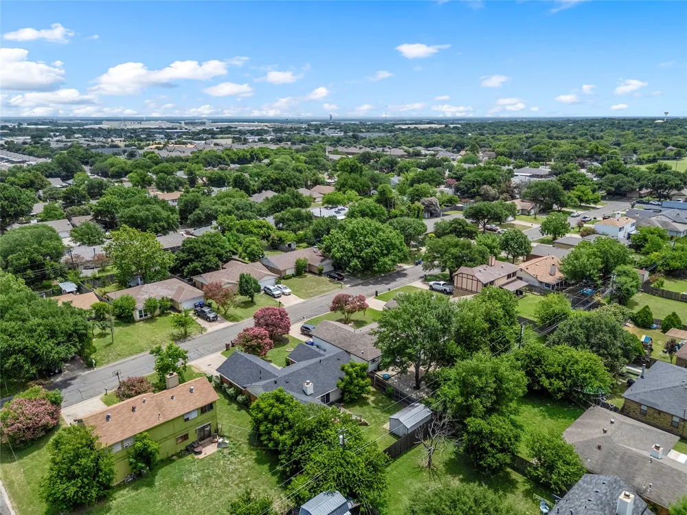 2105 Real Drive Woodway, TX 76712