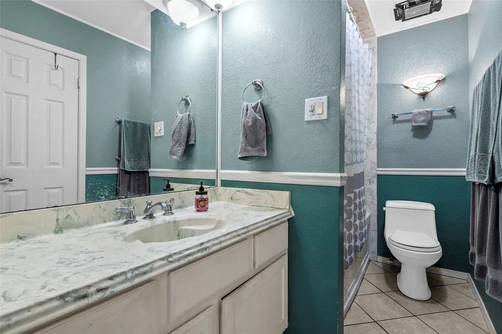 2105 Real Drive Woodway, TX 76712