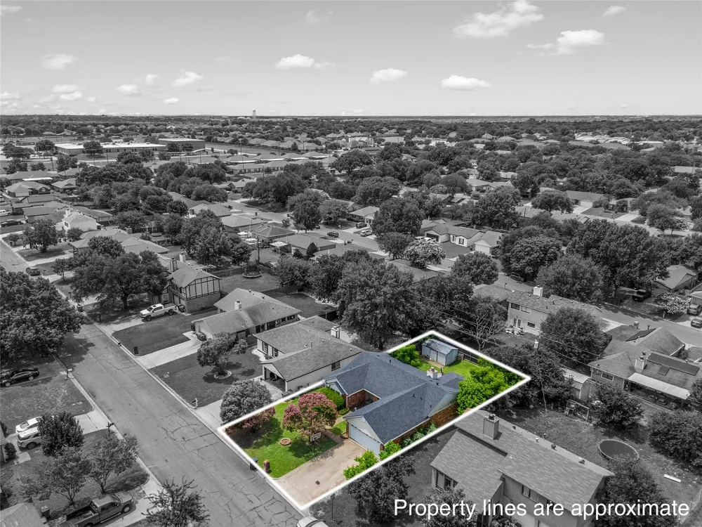 2105 Real Drive Woodway, TX 76712