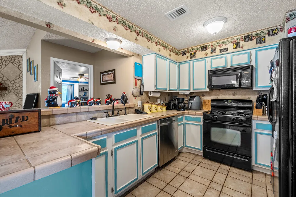 2105 Real Drive Woodway, TX 76712