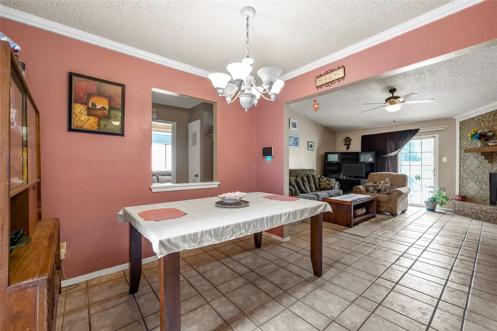 2105 Real Drive Woodway, TX 76712