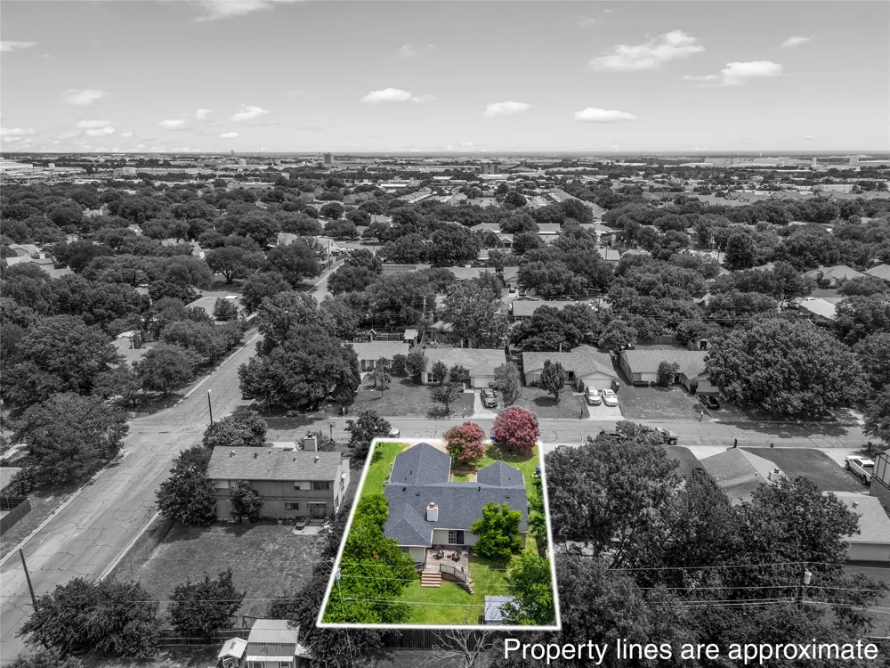 2105 Real Drive Woodway, TX 76712