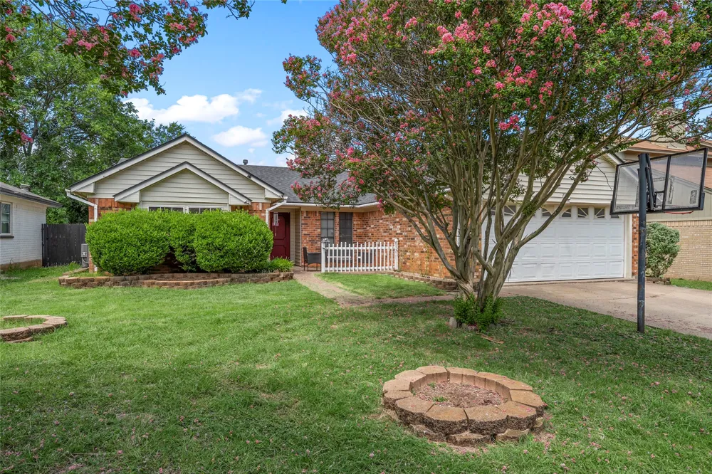 2105 Real Drive Woodway, TX 76712