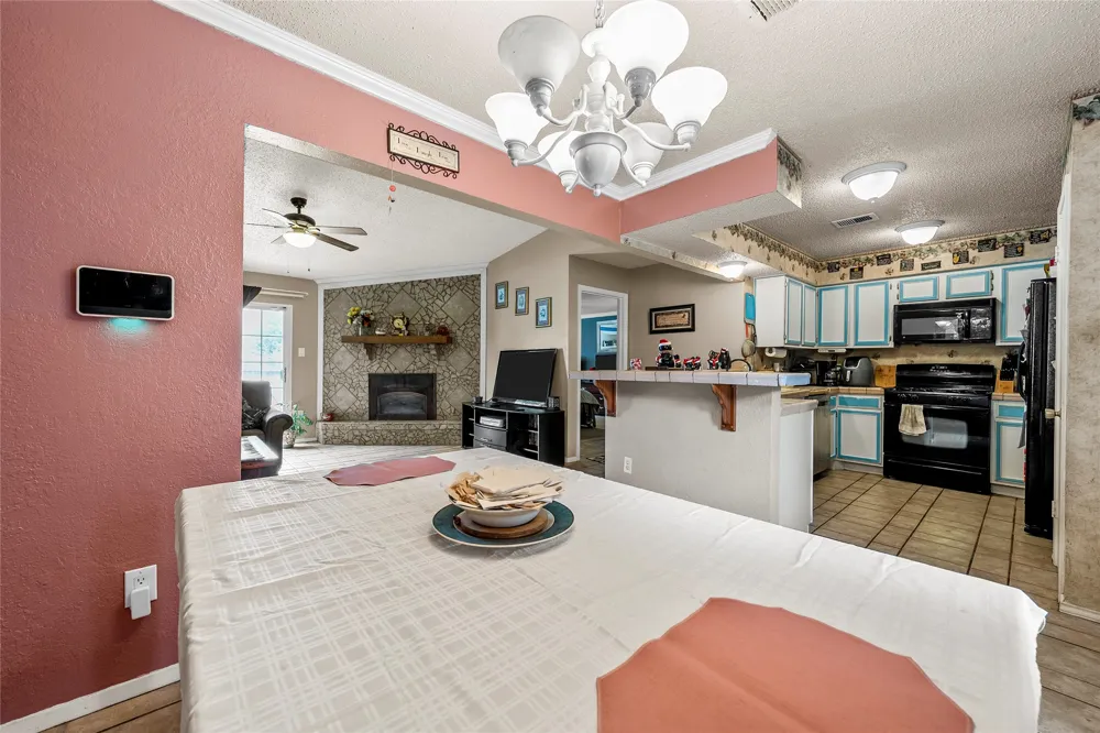 2105 Real Drive Woodway, TX 76712