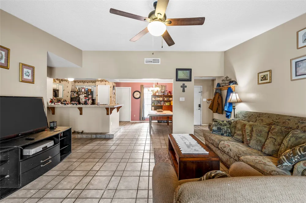 2105 Real Drive Woodway, TX 76712