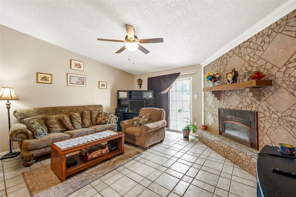 2105 Real Drive Woodway, TX 76712