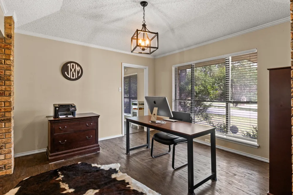 1801 Fairway Mt Pleasant, TX 75455