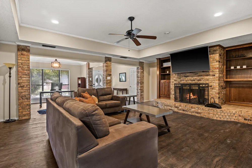 1801 Fairway Mt Pleasant, TX 75455