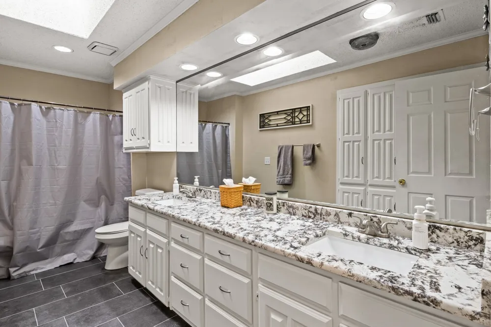 1801 Fairway Mt Pleasant, TX 75455