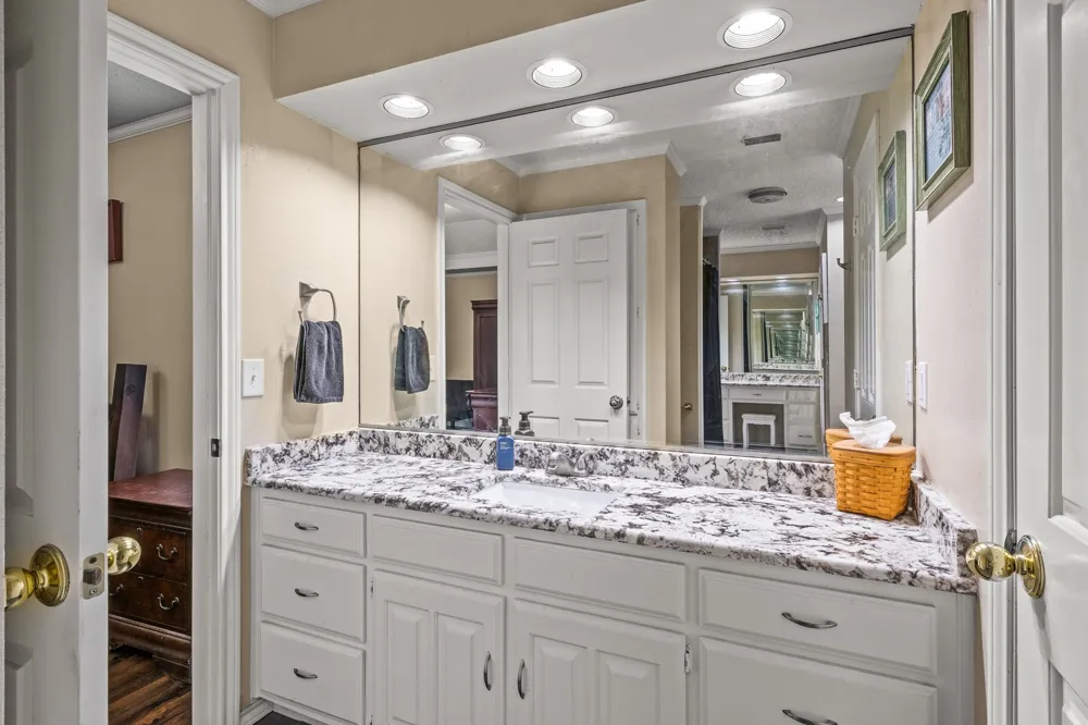 1801 Fairway Mt Pleasant, TX 75455