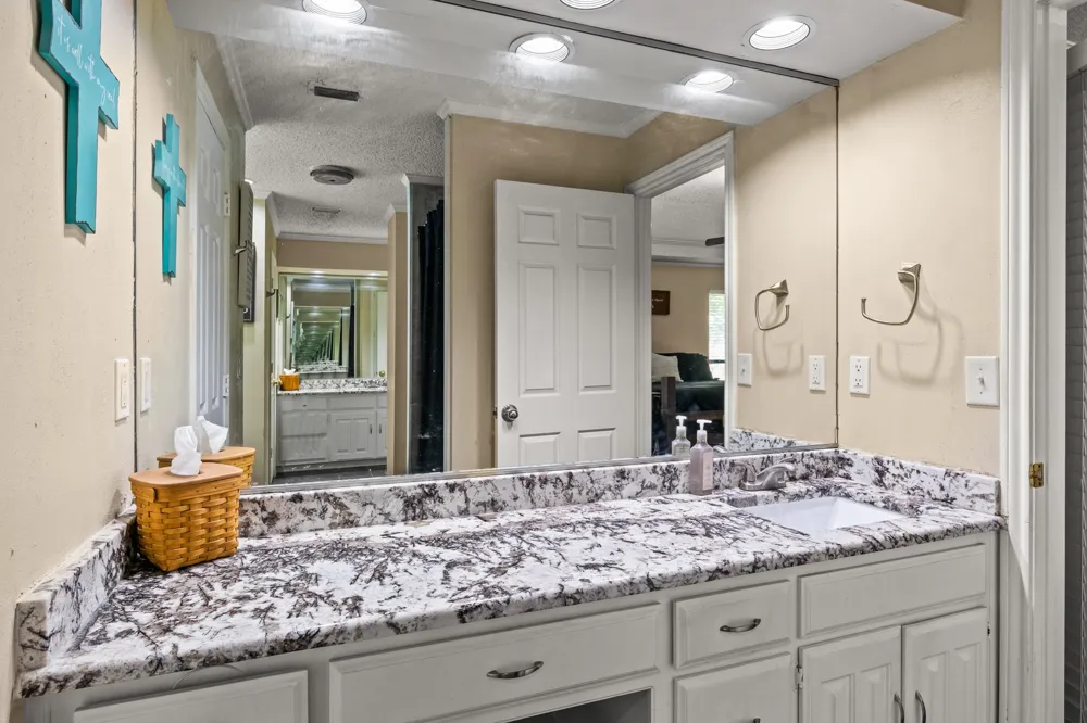 1801 Fairway Mt Pleasant, TX 75455
