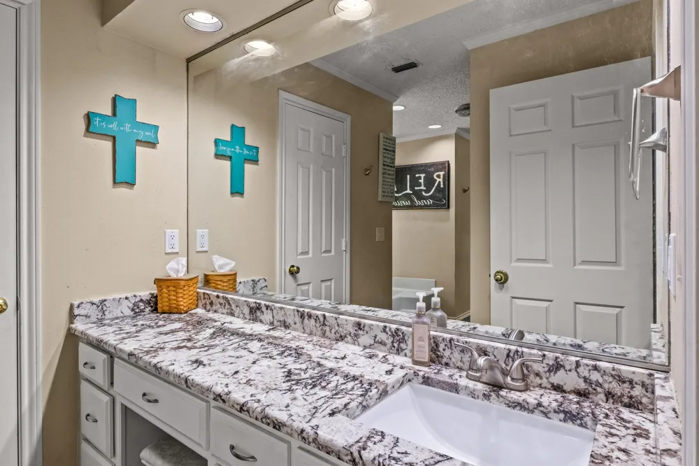 1801 Fairway Mt Pleasant, TX 75455