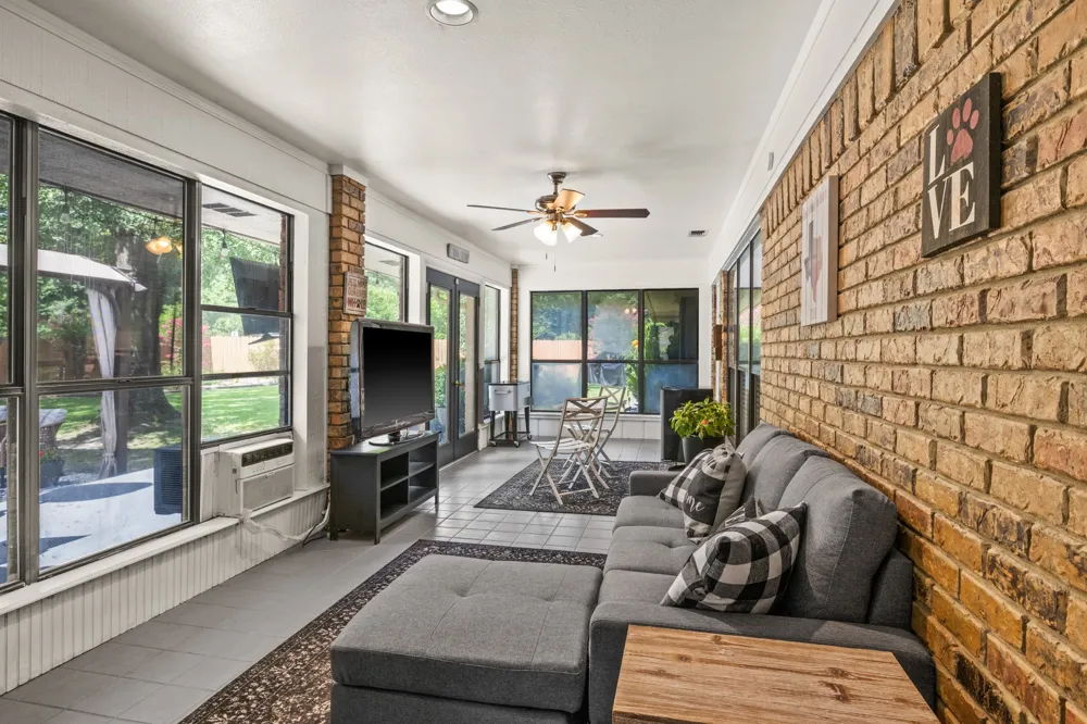 1801 Fairway Mt Pleasant, TX 75455