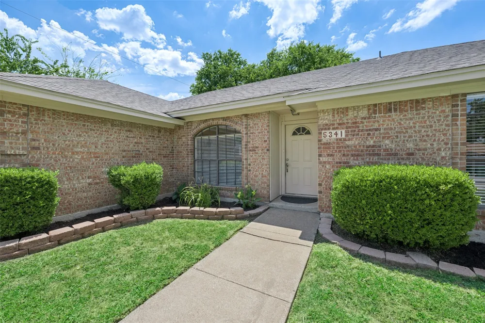 5341 Bob Drive North Richland Hills, TX 76180