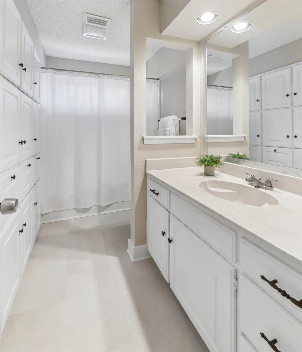 5341 Bob Drive North Richland Hills, TX 76180
