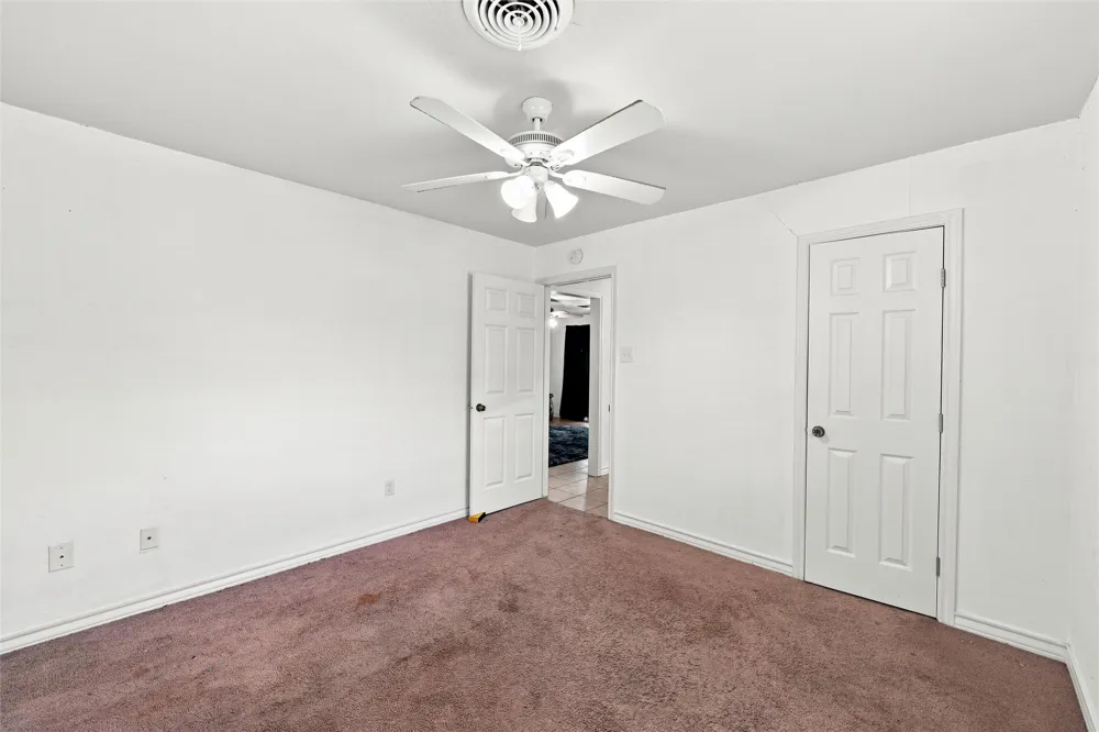 1203 Reagan Street West, TX 76691