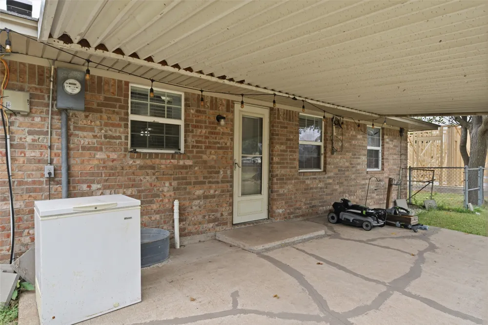 1203 Reagan Street West, TX 76691