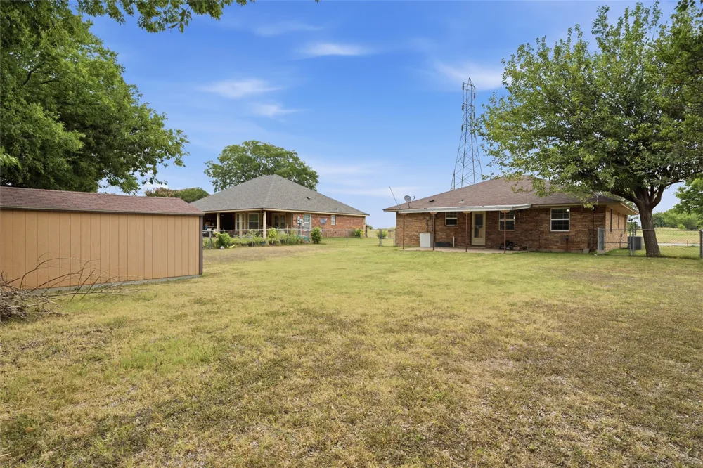 1203 Reagan Street West, TX 76691