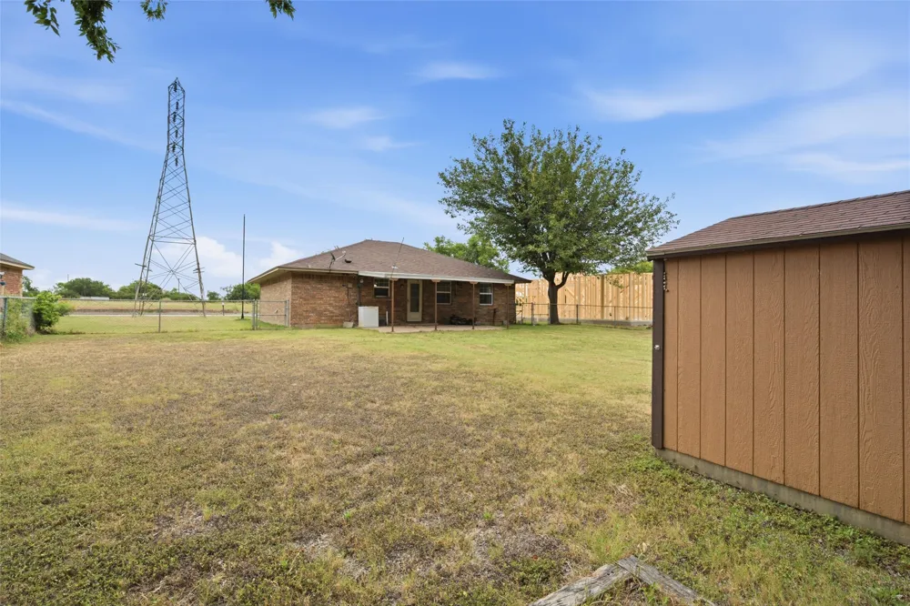 1203 Reagan Street West, TX 76691