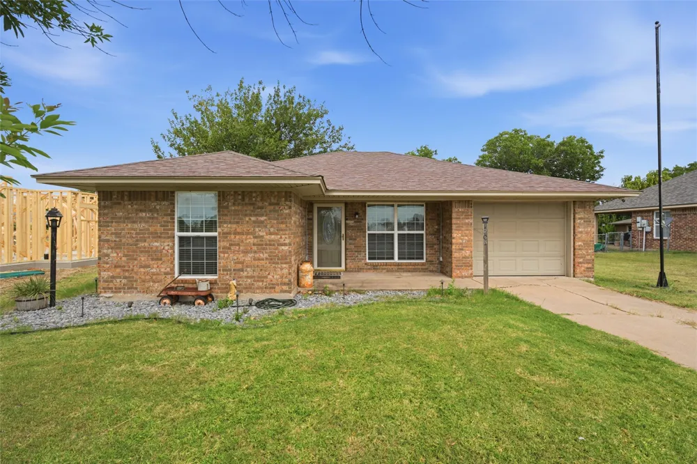 1203 Reagan Street West, TX 76691