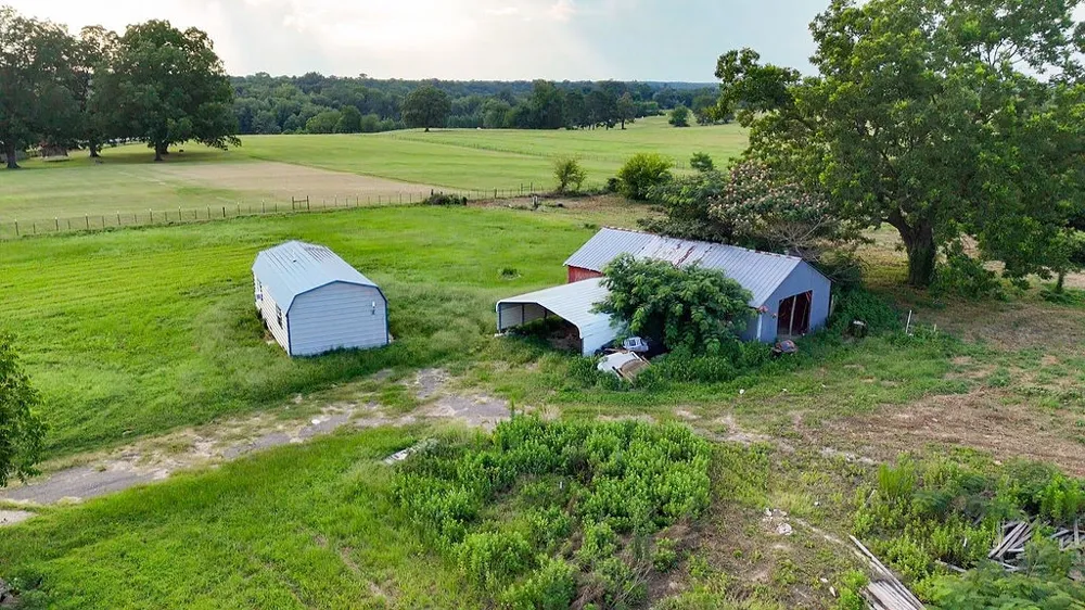 753 County Road 4390 Winnsboro, TX 75494