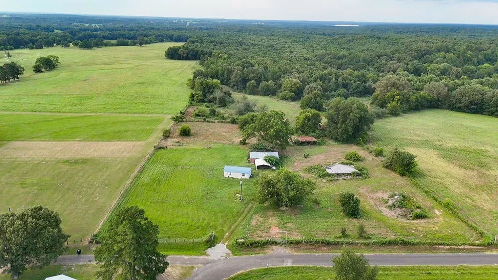 753 County Road 4390 Winnsboro, TX 75494