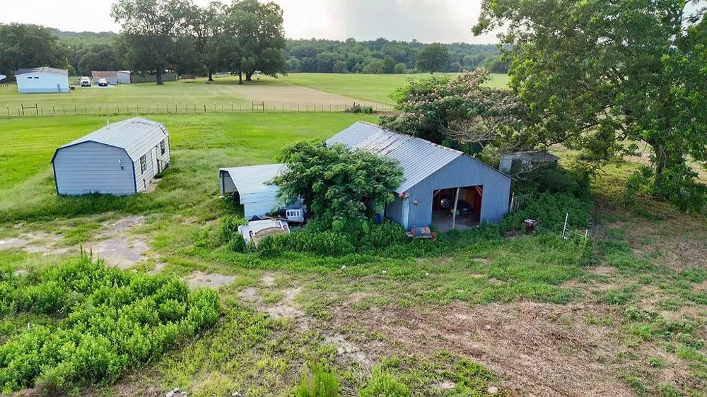 753 County Road 4390 Winnsboro, TX 75494