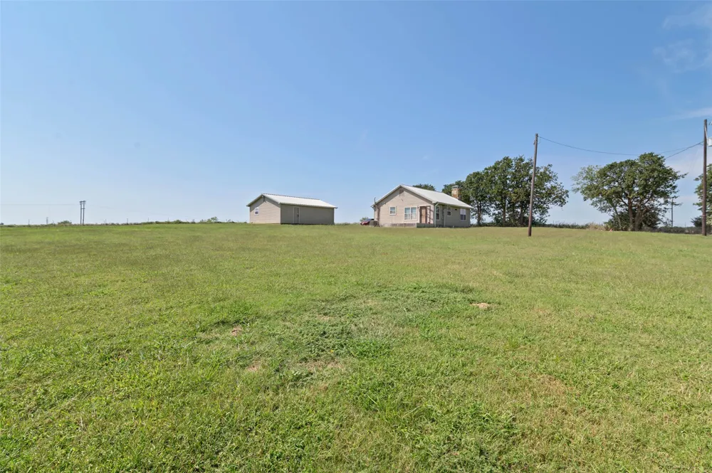 3200 County Road 155 Whitesboro, TX 76273