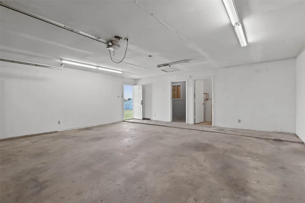 3200 County Road 155 Whitesboro, TX 76273