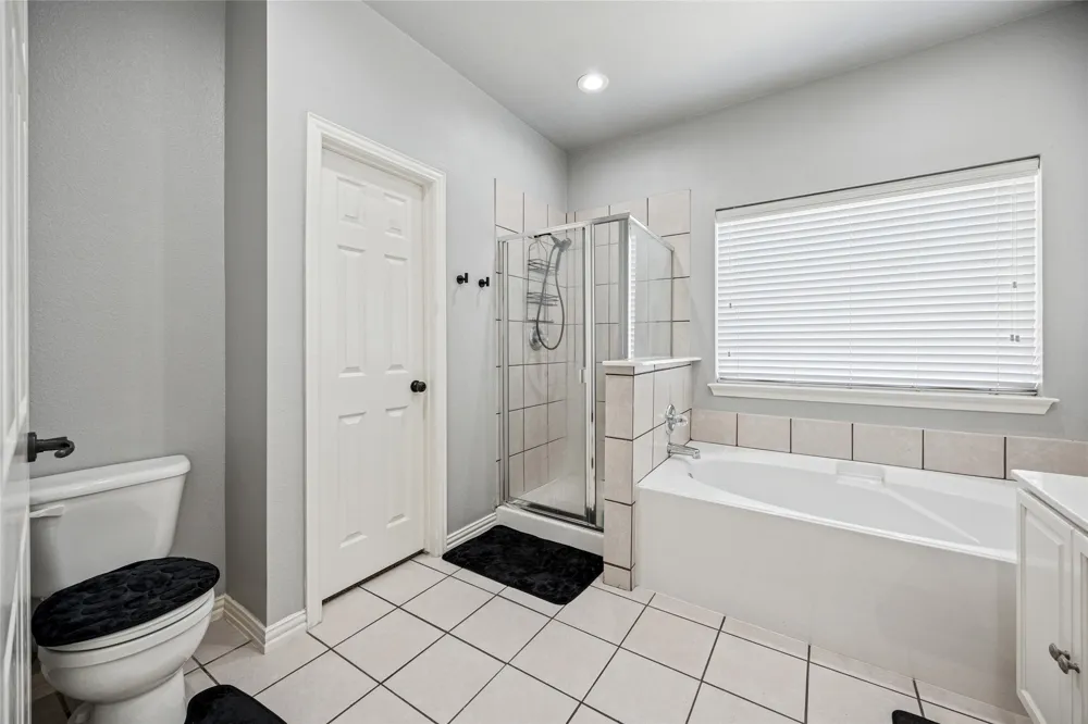 507 Mattie Lane Lake Dallas, TX 75065